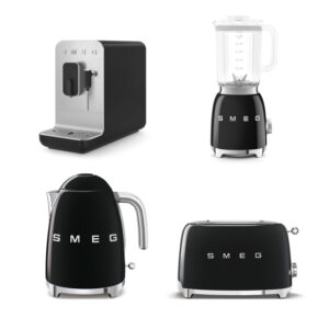 Smeg BCC12BLMEU 50's Style –kahviautomaatti + Smeg 50´s style -vedenkeitin ja –leivänpaahdin + Smeg BLF03- 50´s style –tehosekoitin