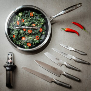 Scanpan HaptIQ paistokasari 28 cm sekä Global Executive Veitsisetti 5-osainen + 2-pyöräinen teroitin